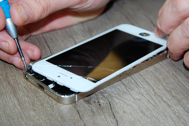 Consumer Connection- mobile-screen-repair